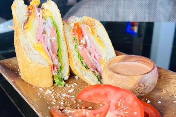 Sandwich Jamón y Queso