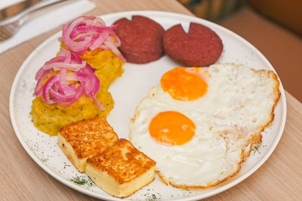 Desayuno + Lavado del Vehículo